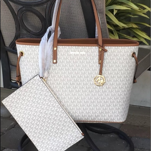 Michael Kors Jet travel carryall drawstring tote - Picture 6 of 7